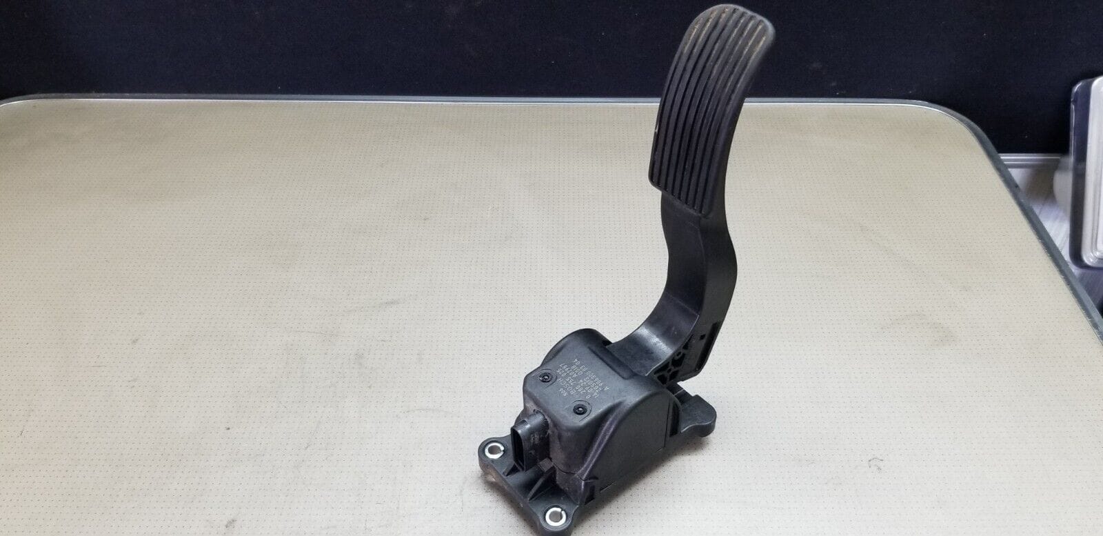 MERCEDES BENZ SPRINTER W906 2010- ACCELERATOR THROTTLE PEDAL A9063000304 - Image 3