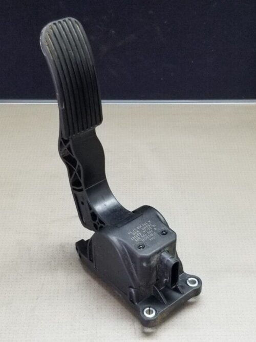 MERCEDES BENZ SPRINTER W906 2010- ACCELERATOR THROTTLE PEDAL A9063000304