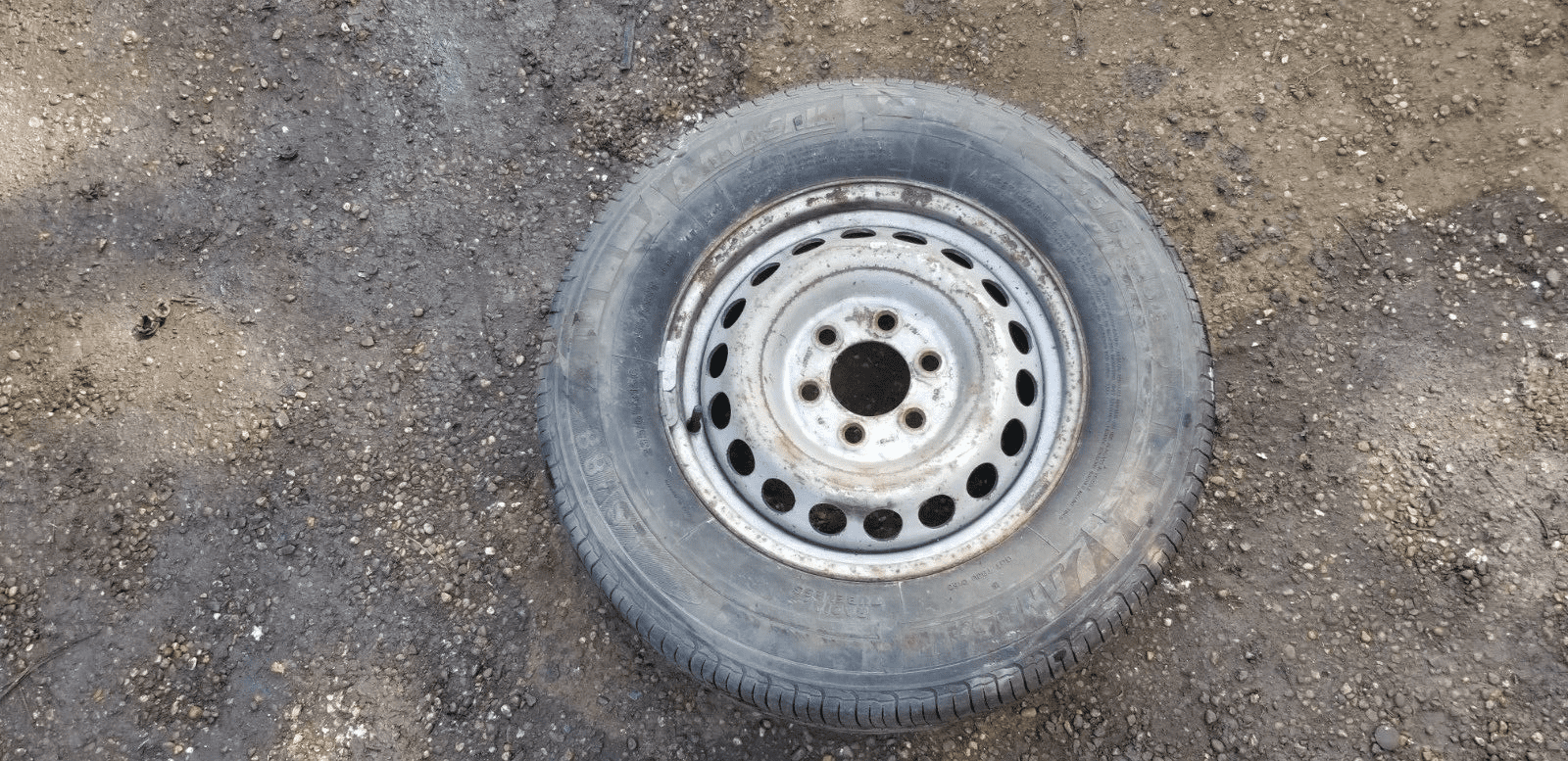 Mercedes Benz Sprinter W906 2015 Steel Wheel And Tyre 235/65R16C |O