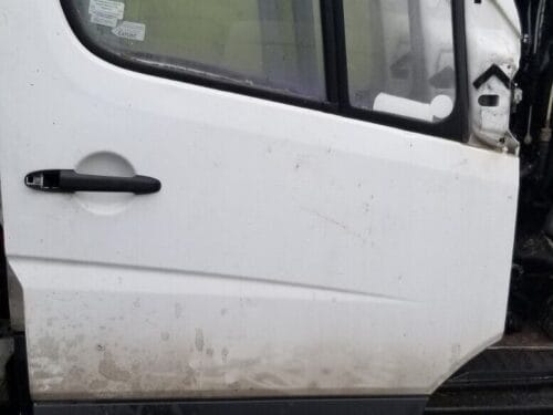 MERCEDES BENZ SPRINTER W906 VOLKSWAGEN CRAFTER DRIVER SIDE FRONT WHITE DOOR