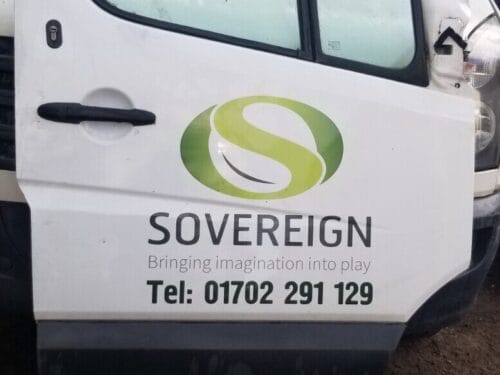 MERCEDES BENZ SPRINTER W906 VOLKSWAGEN CRAFTER DRIVER SIDE FRONT WHITE DOOR