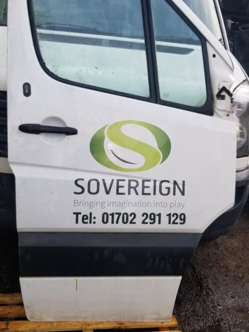 MERCEDES BENZ SPRINTER W906 VOLKSWAGEN CRAFTER DRIVER SIDE FRONT WHITE DOOR