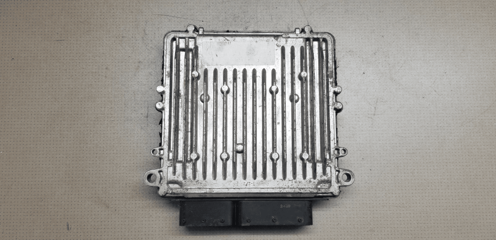 Mercedes W204 W212 W207 ECU Module – Side View