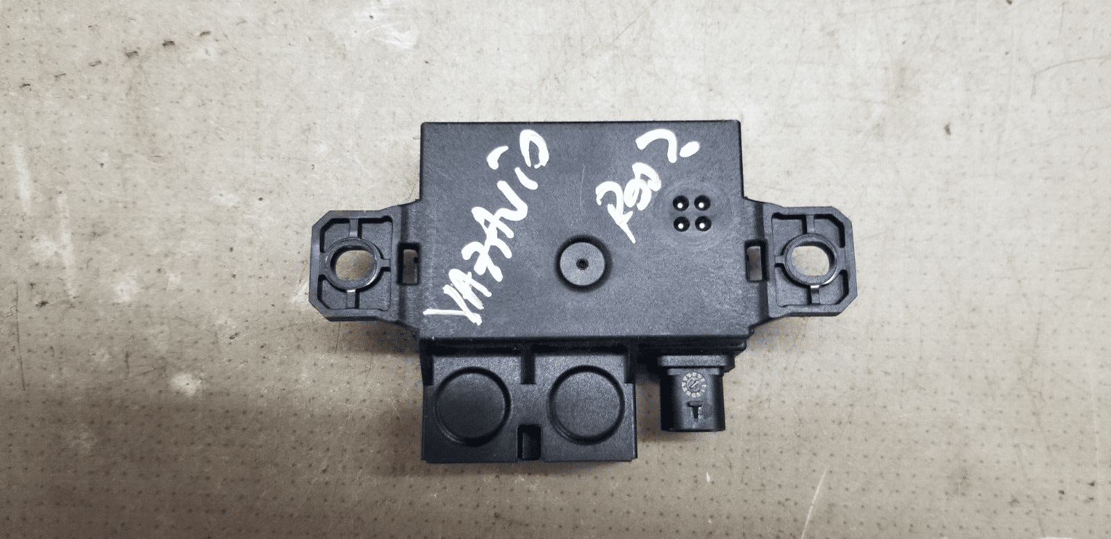 Mercedes Benz E Class Battery Fuse Box Module 2014 2.1 Diesel W212 A0009822023 |O - Image 4