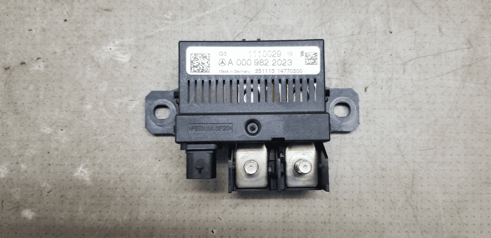 Mercedes Benz E Class Battery Fuse Box Module 2014 2.1 Diesel W212 A0009822023 |O