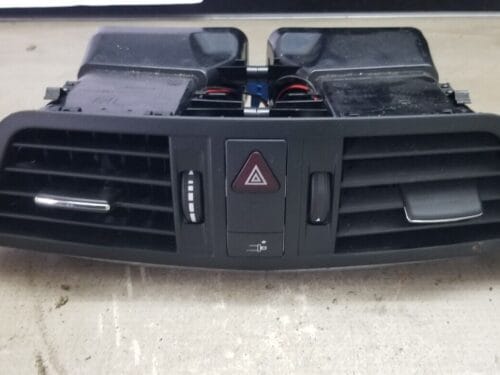 MERCEDES E CLASS C207 W207 2010 CENTRE DASHBOARD AIR VENT GRILL A2078300054
