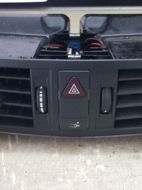 MERCEDES E CLASS C207 W207 2010 CENTRE DASHBOARD AIR VENT GRILL A2078300054