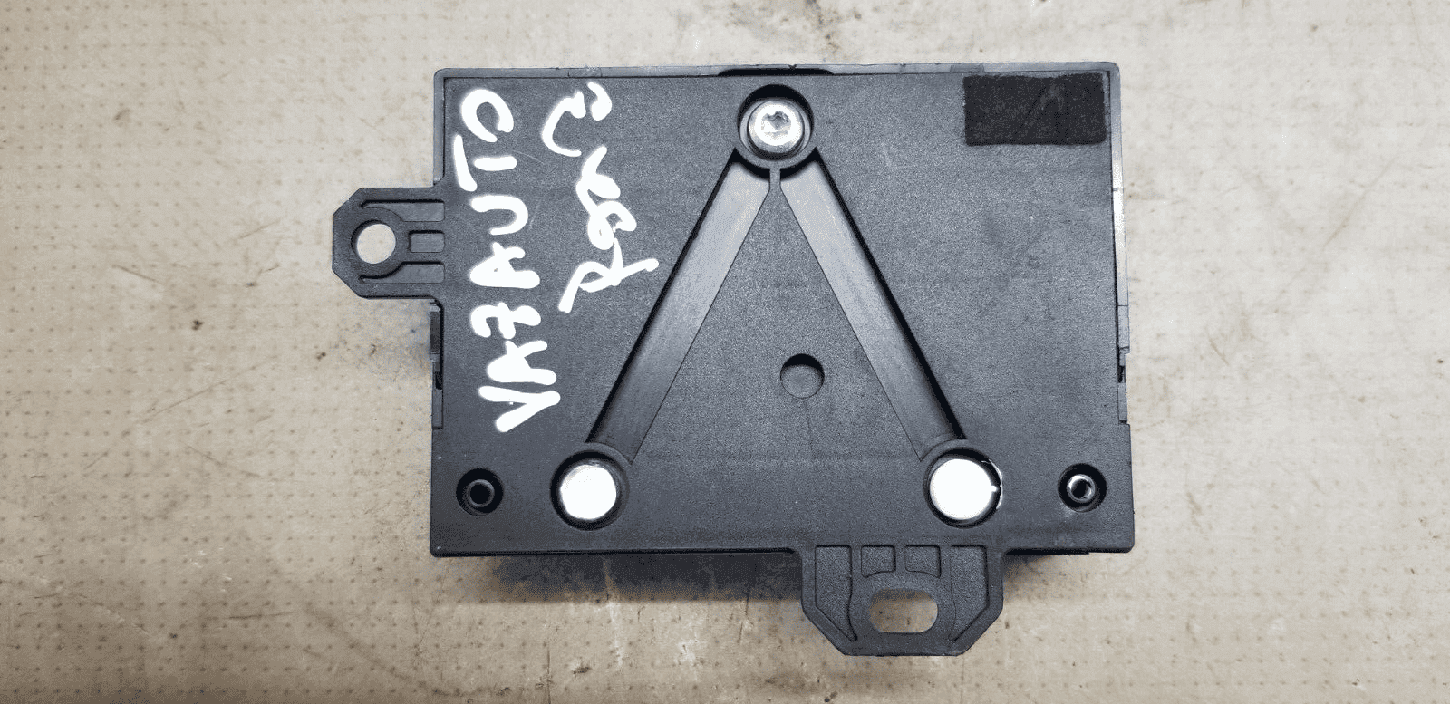 Mercedes E Class Fuel Pump Control Module Ecu Diesel A2129003508 2009 - 2017 - Image 3