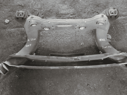 MERCEDES E CLASS REAR SUBFRAME 2015 2.1 Diesel W212