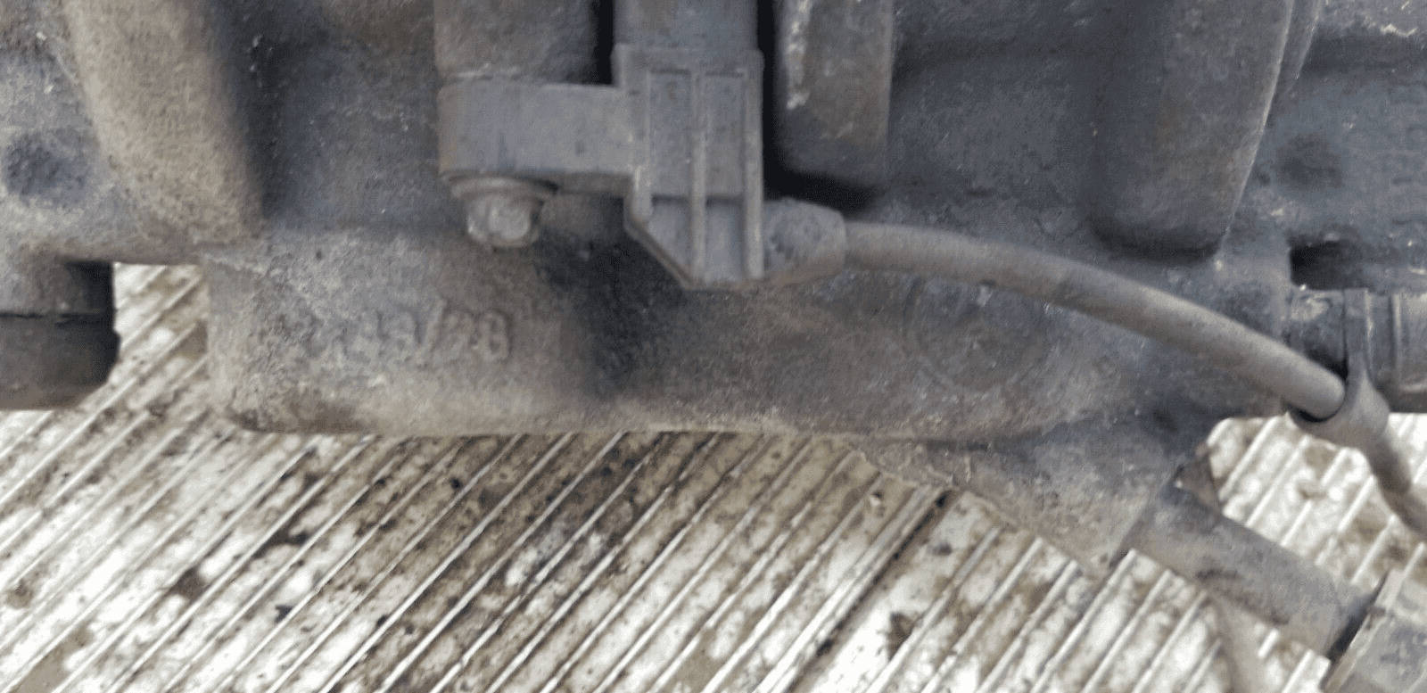 MERCEDES SPRINTER 2014 2.1DIESEL PASSENGER SIDE FRONT BRAKE CALIPER - Image 5