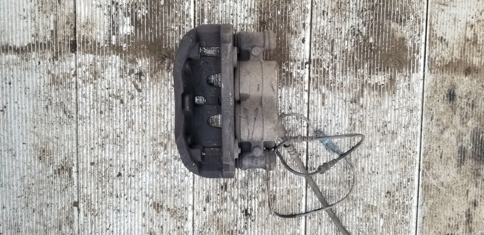 MERCEDES SPRINTER 2014 2.1DIESEL PASSENGER SIDE FRONT BRAKE CALIPER