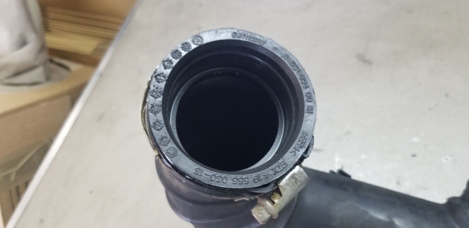 MERCEDES SPRINTER AIR INTAKE PIPE A9065281724 W906 2.1L DSL 2015 AIR INTAKE PIPE - Image 4