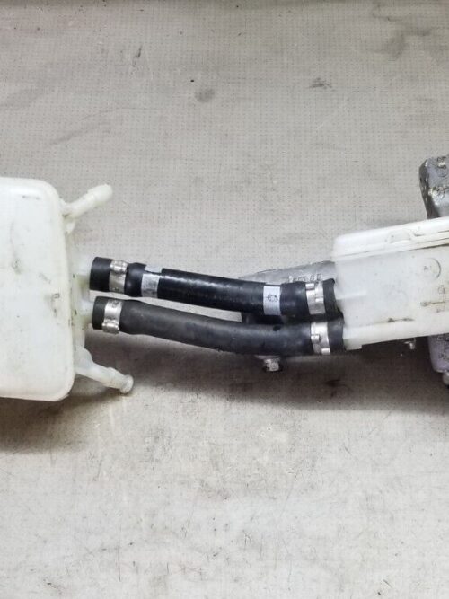 MERCEDES VITO 2.1L W639 MASTER BRAKE CYLINDER A6394300102