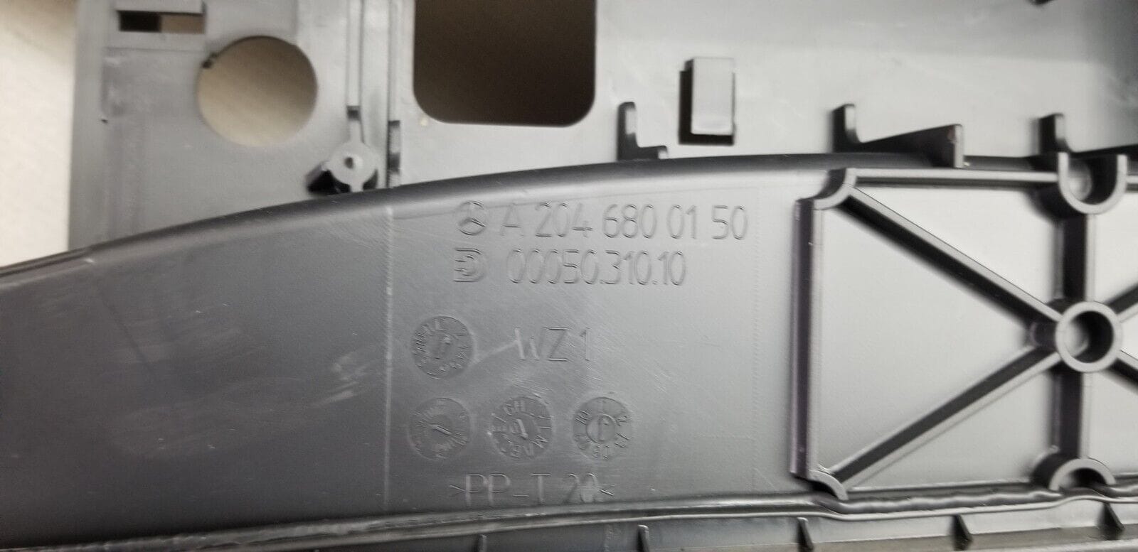 Mercedes E Class Center Console Arm Rest 2011 - Image 11