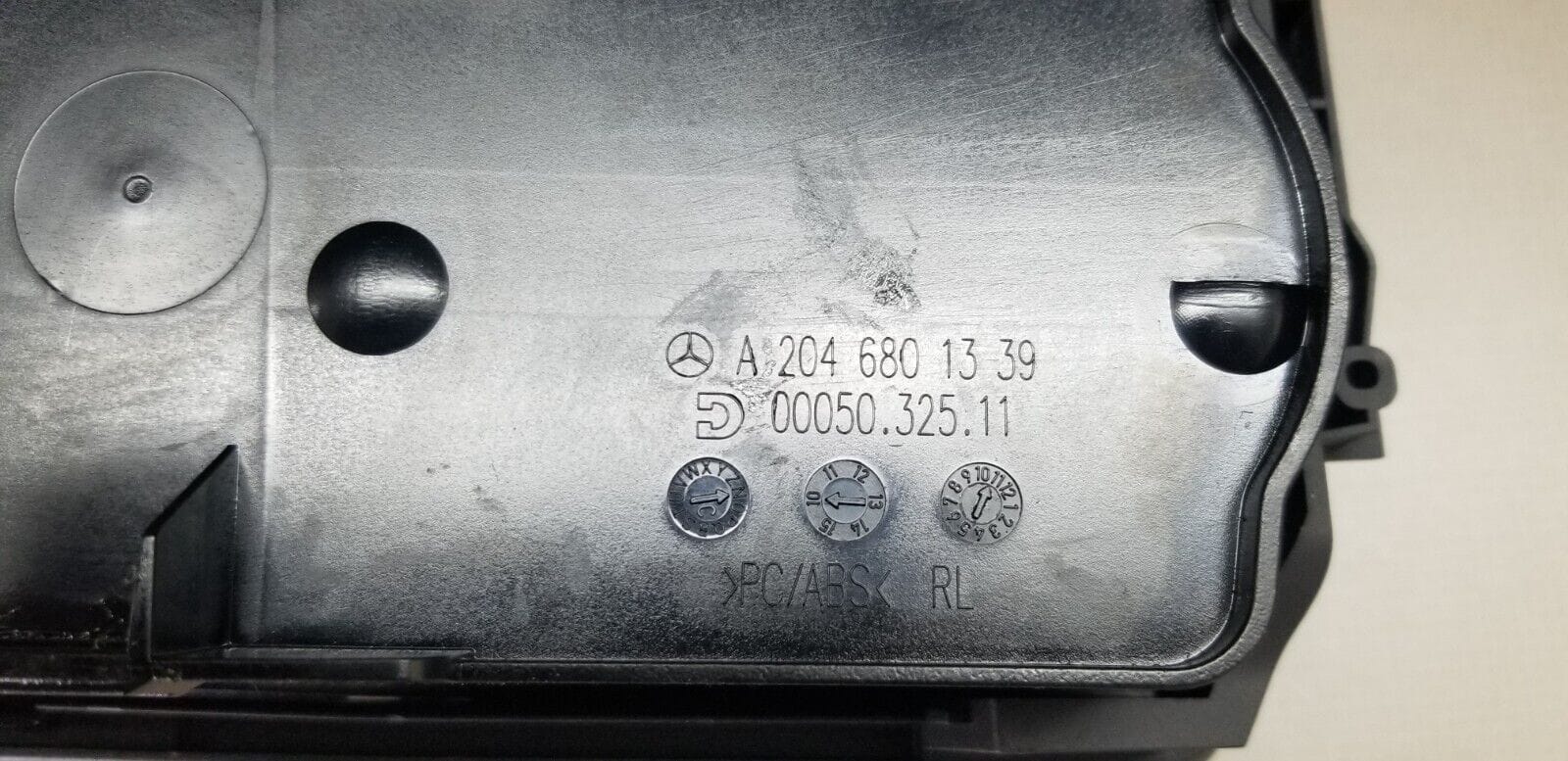 Mercedes E Class Center Console Arm Rest 2011 - Image 7