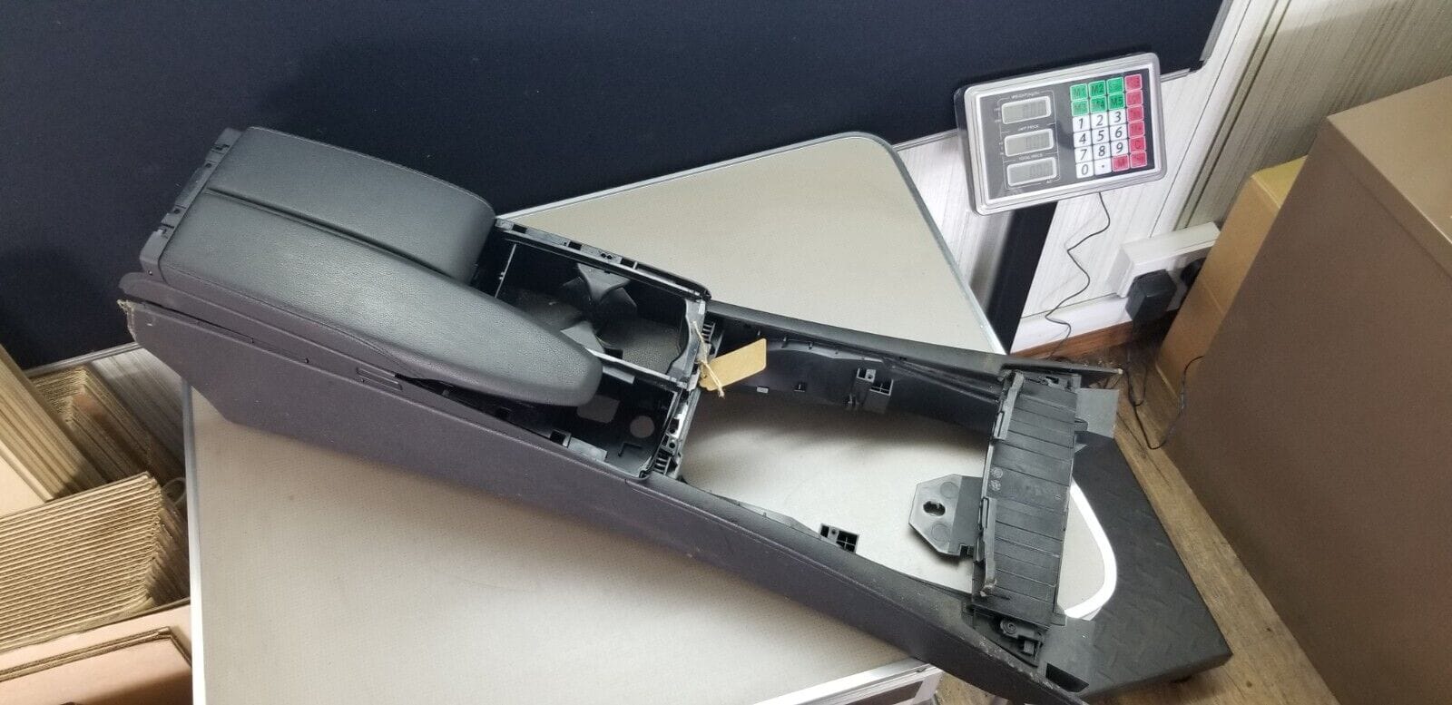 Mercedes E Class Center Console Arm Rest 2011 - Image 8