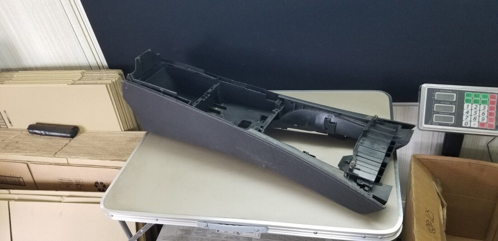 Mercedes E Class Center Console Arm Rest 2011 - Image 9