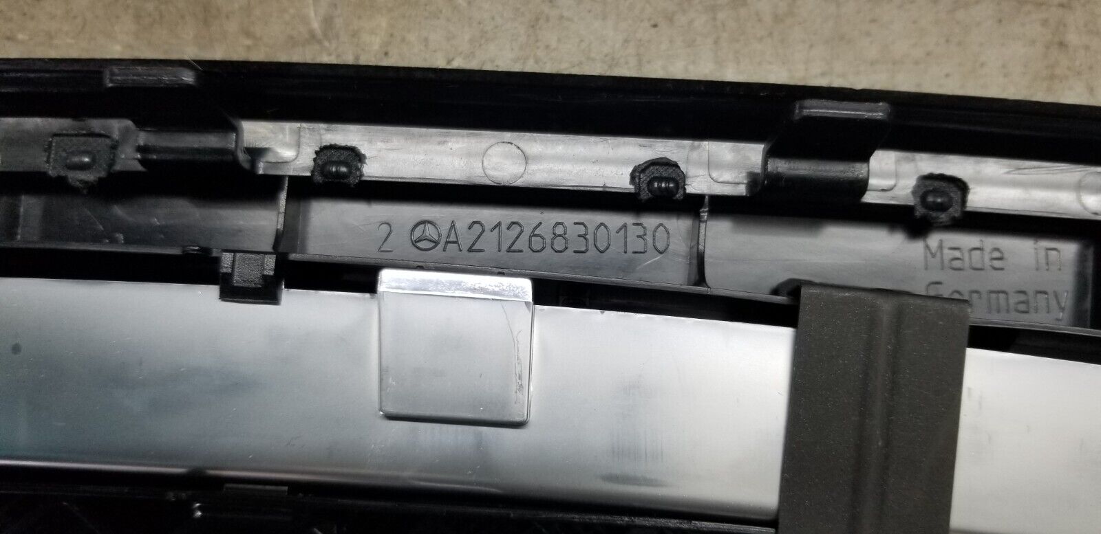 Mercedes E Class Third Brake Light A2126830130 W212 High Level Brake Light 2015 - Image 5