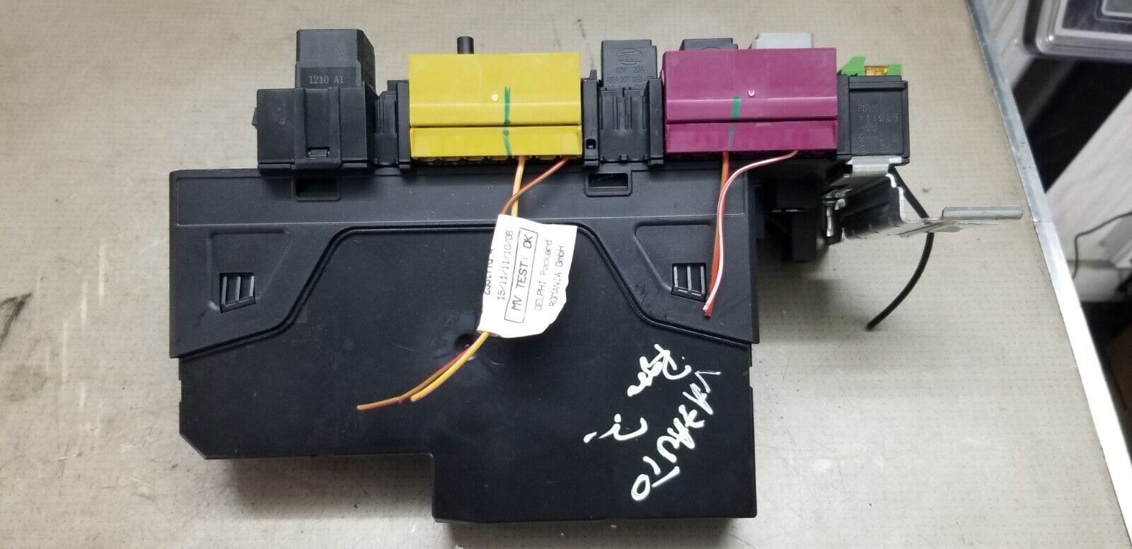 Mercedes W207 Fuse Junction Box Relay Control Unit Module SAM A2129005401 - Image 4