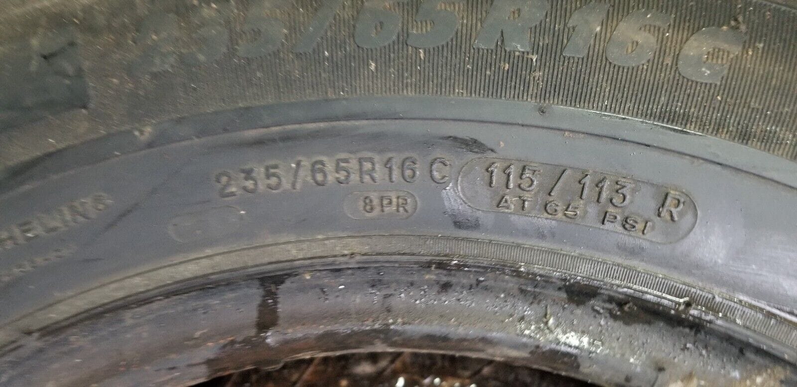 Michelin Agilis 235/65/16c Tyre - Image 3