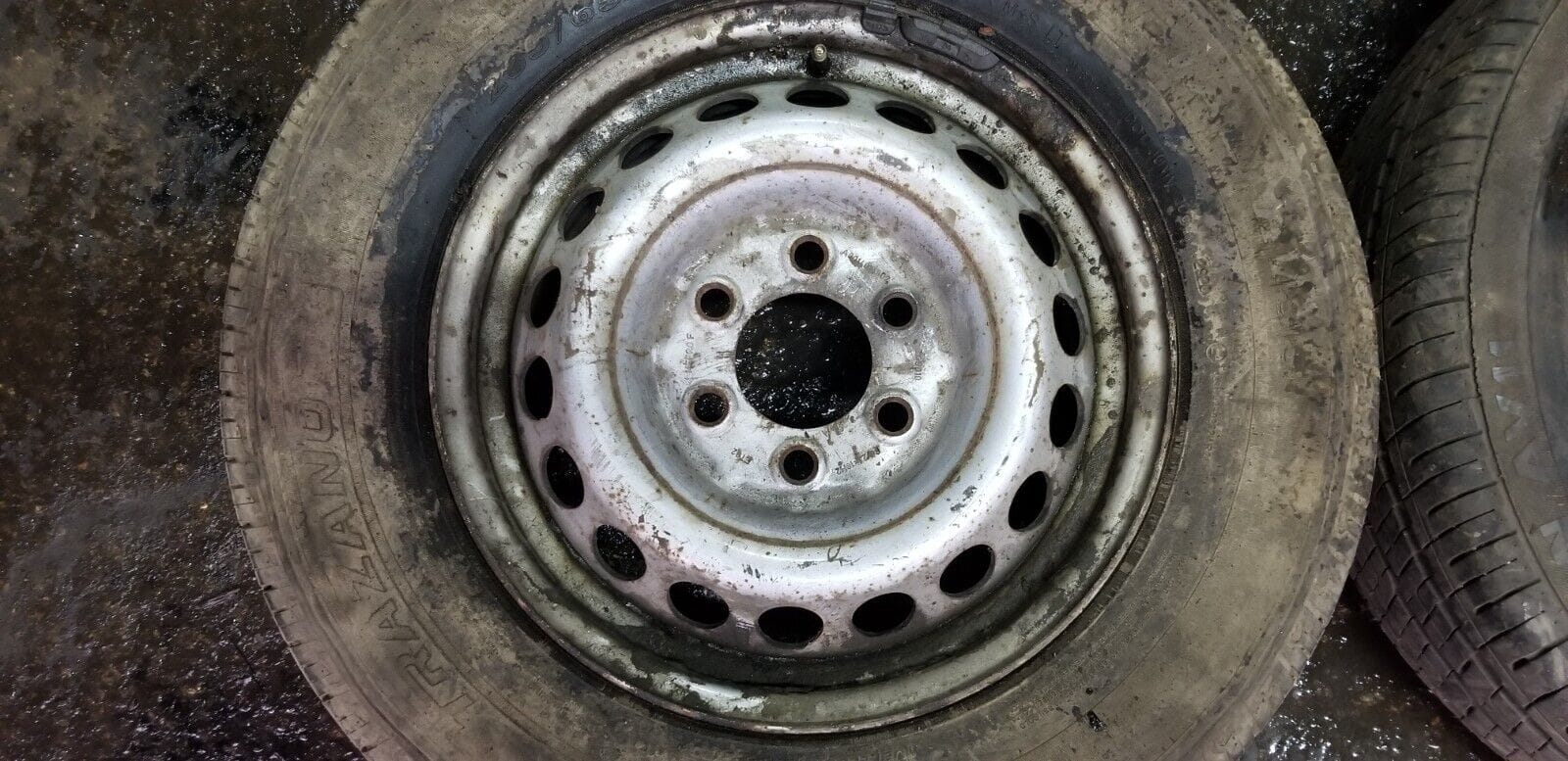 PRICE /WHEEL SPRINTER W906 / VW CRAFTER STEEL WHEEL AND TYRE 235/65R16C - Image 3