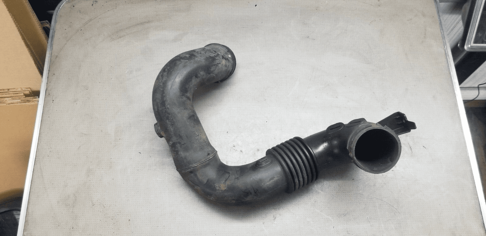 Renault 2/ Renault Master 2.3 Td Air Intake Pipe 165554107R 2014