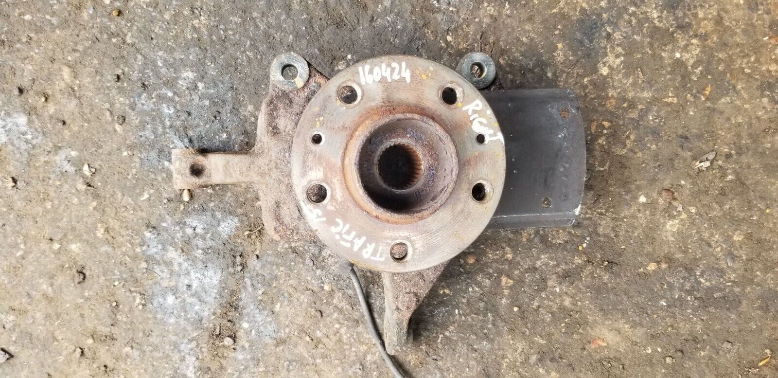 Renault Trafic 3 X82 2015 1.6 CDI Offside Driver Side Front Wheel Hub and Bearing |O