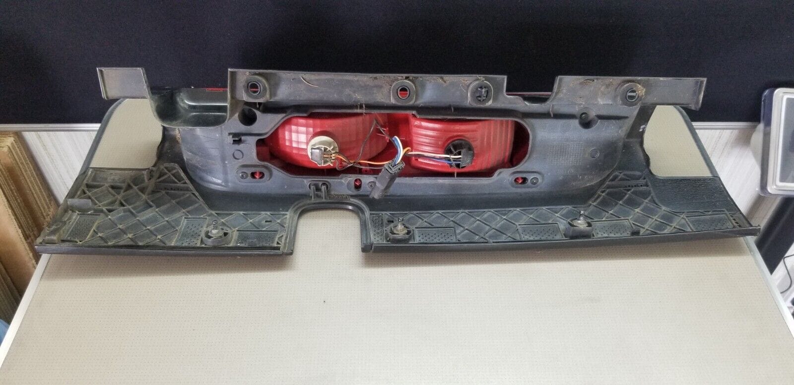 Renault Trafic Ll29 DCI Van 2007-2012 Rear/Tail Light (Driver Side) 265A60118R - Image 7