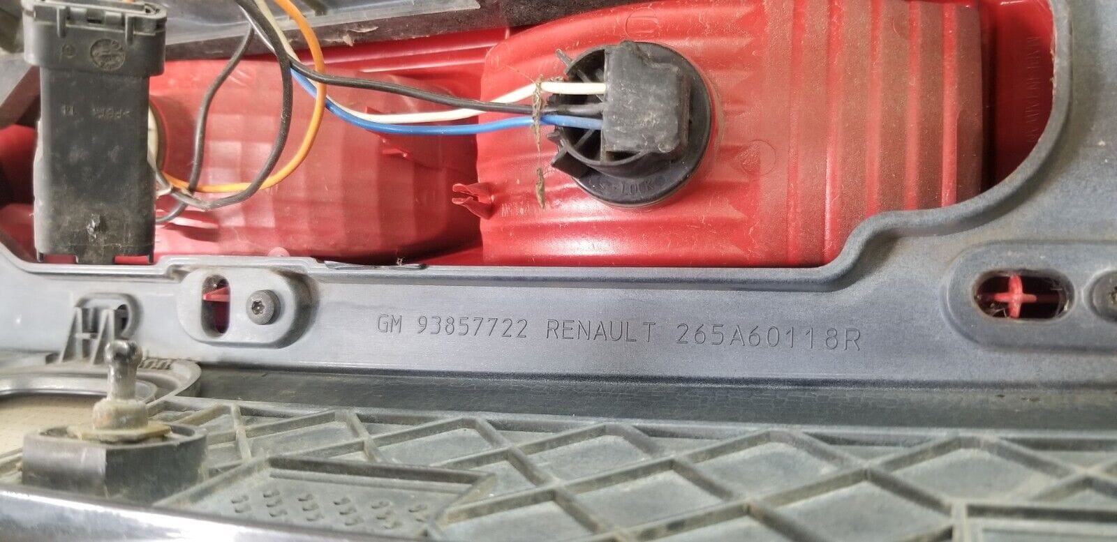 Renault Trafic Ll29 DCI Van 2007-2012 Rear/Tail Light (Driver Side) 265A60118R - Image 8