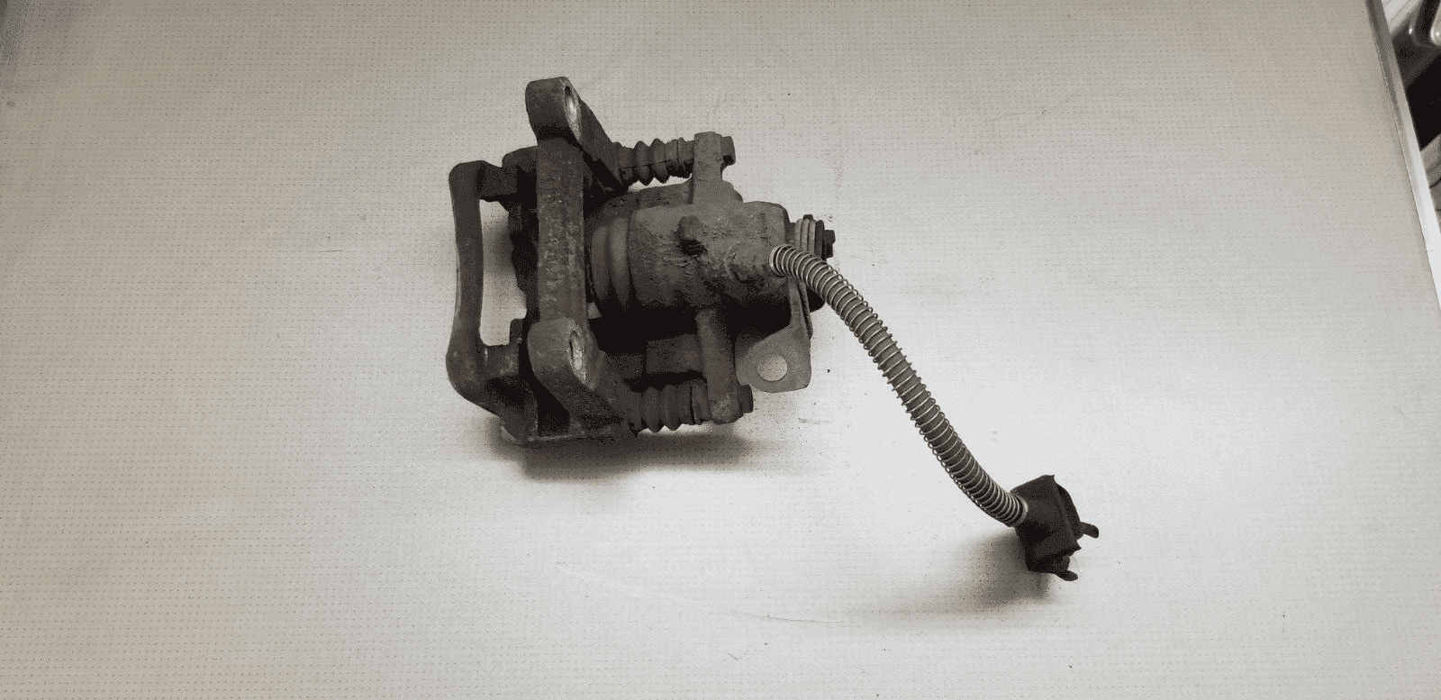 RENAULT TRAFIC Rear brake calliper, RIGHT SIDE 837016 - Image 3