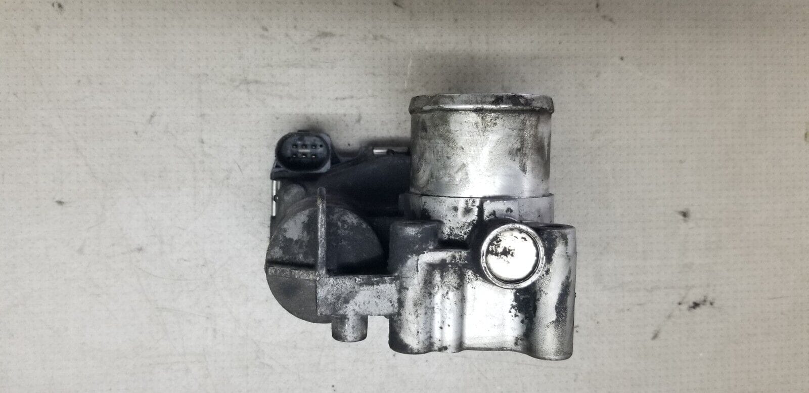 RENAULT TRAFIC THROTTLE BODY 2.0L DSL 2010 THROTTLE BODY 8200330810 - Image 5