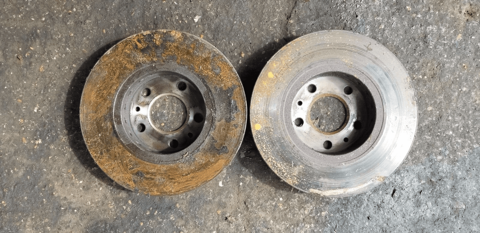 RENAULT TRAFIC VAUXHALL VIVARO 2015 FRONT BRAKE DISCS - Image 3