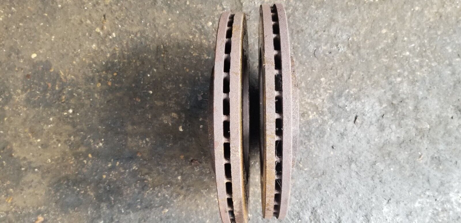 RENAULT TRAFIC VAUXHALL VIVARO 2015 FRONT BRAKE DISCS - Image 4