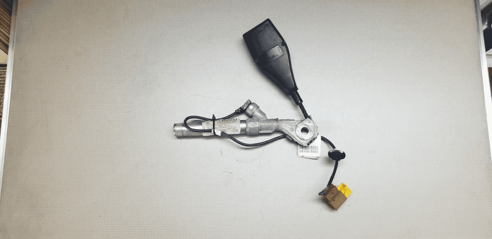 RIGHT FRONT SEAT BELT BUCKLE FOR RENAULT TRAFIC 2014 - Image 3