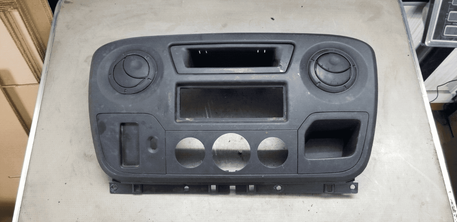 Renault Master - Radio Dash Surround Plastic Trim 2015 Genuine 682600025R