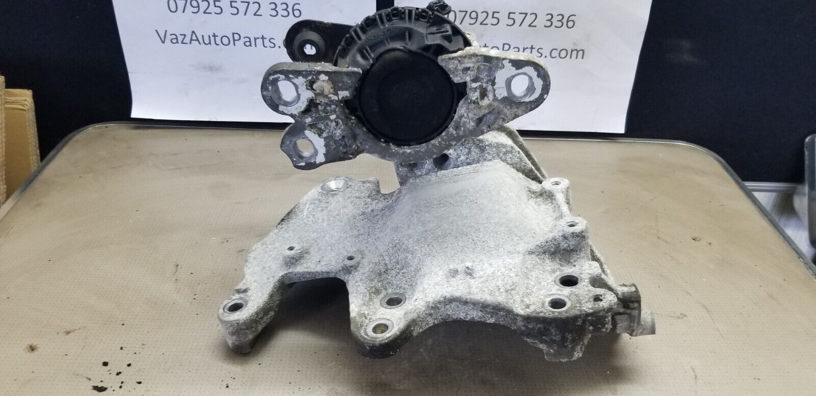 Renault Trafic III (X82) 2015 Diesel Engine mounting bracket 112313064R - Image 3