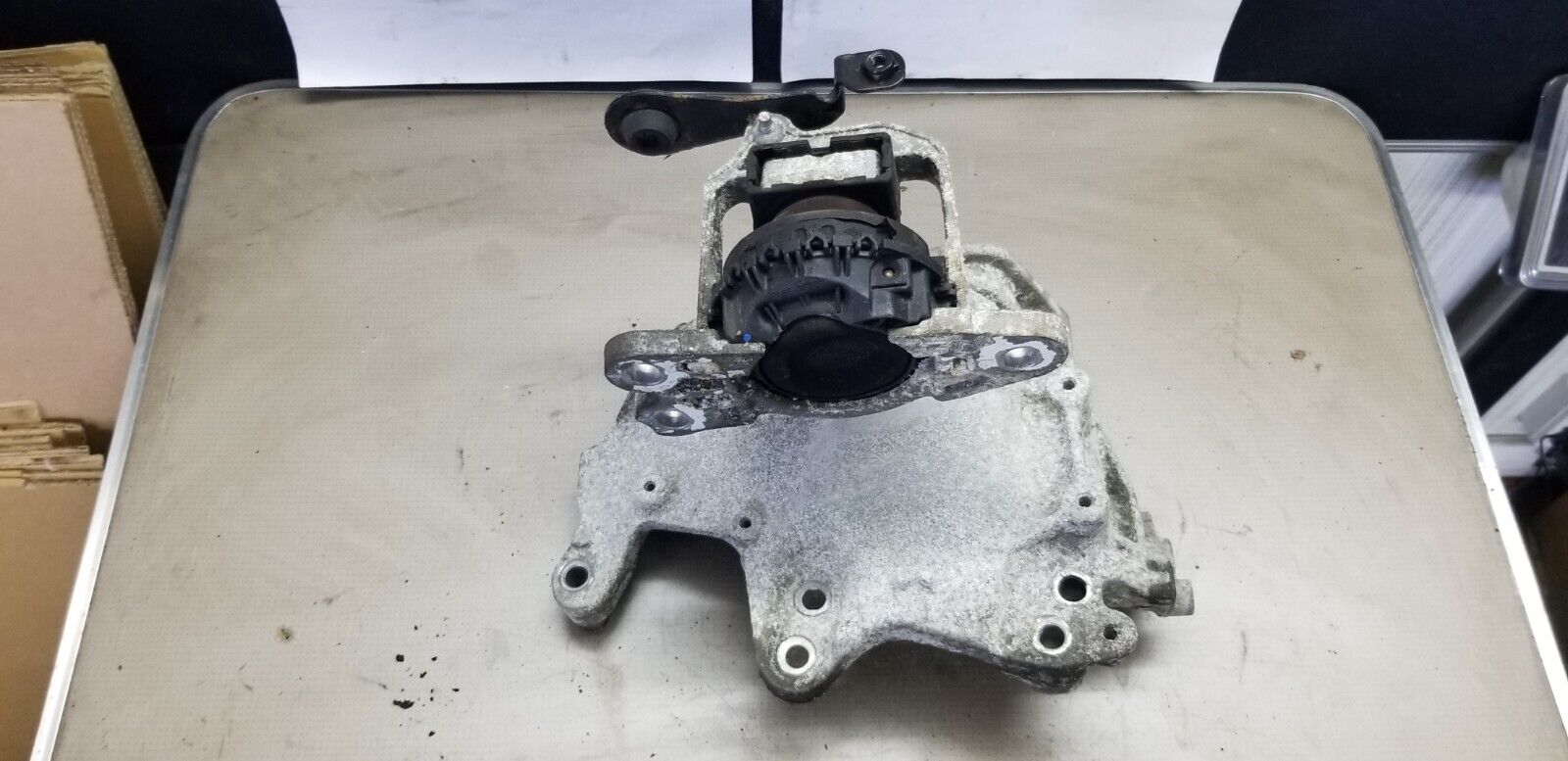 Renault Trafic III (X82) 2015 Diesel Engine mounting bracket 112313064R