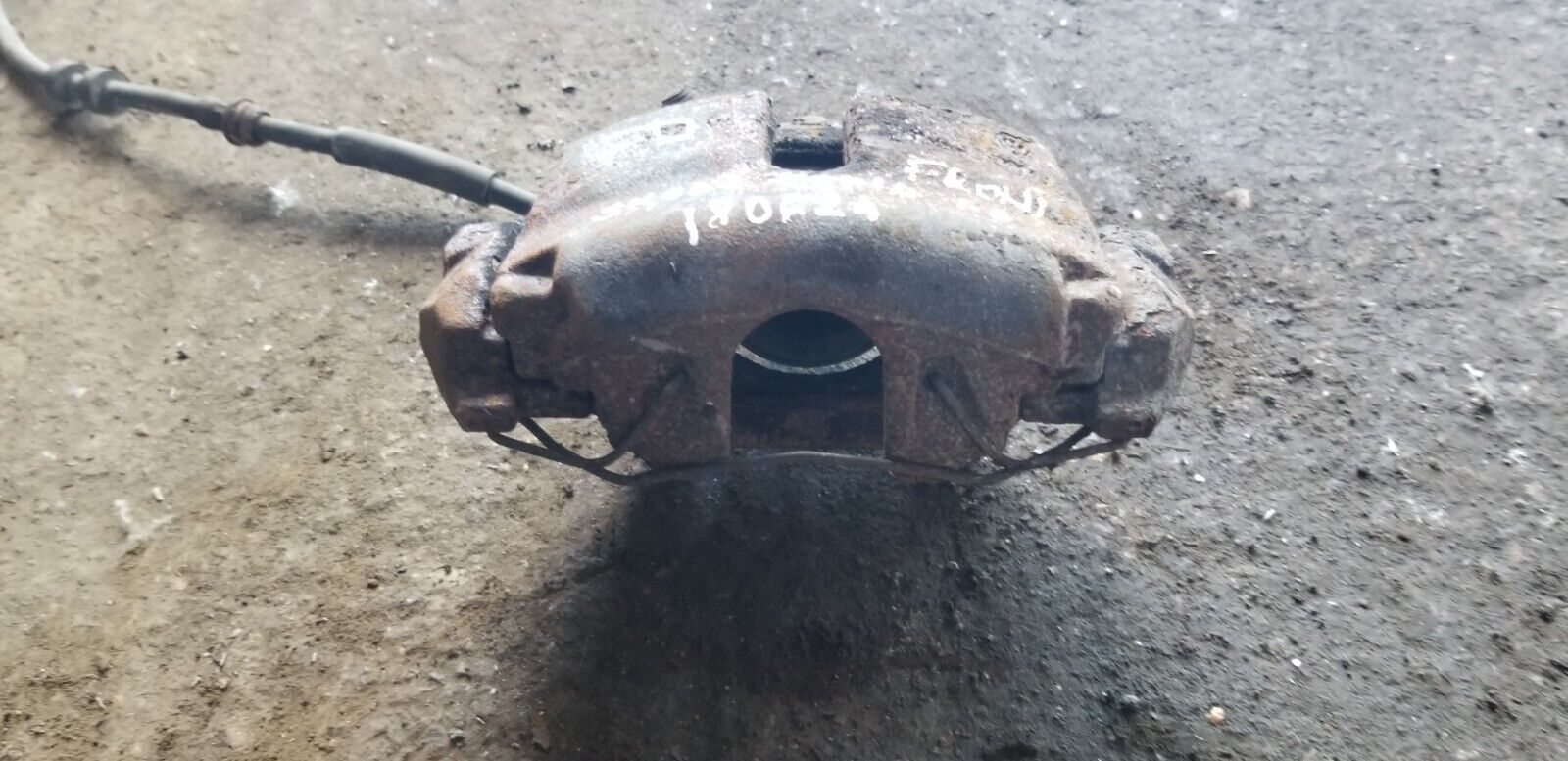 Skoda Rapid 1.6 Diesel 2016 Front Right Side Brake Caliper |O - Image 3