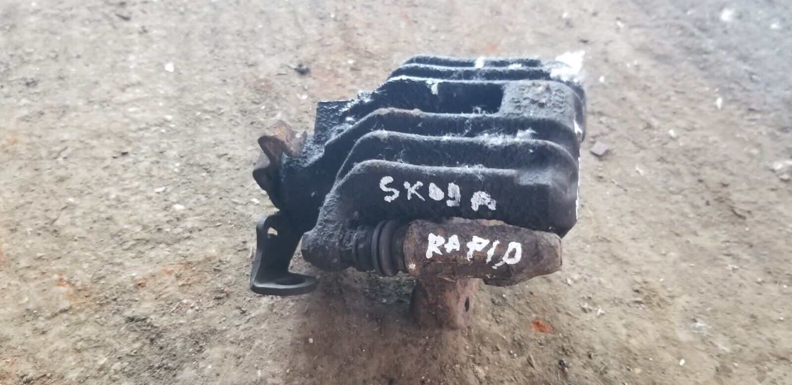 Skoda Rapid 1.6 Diesel 2016 Rear Right Brake Caliper |O - Image 4