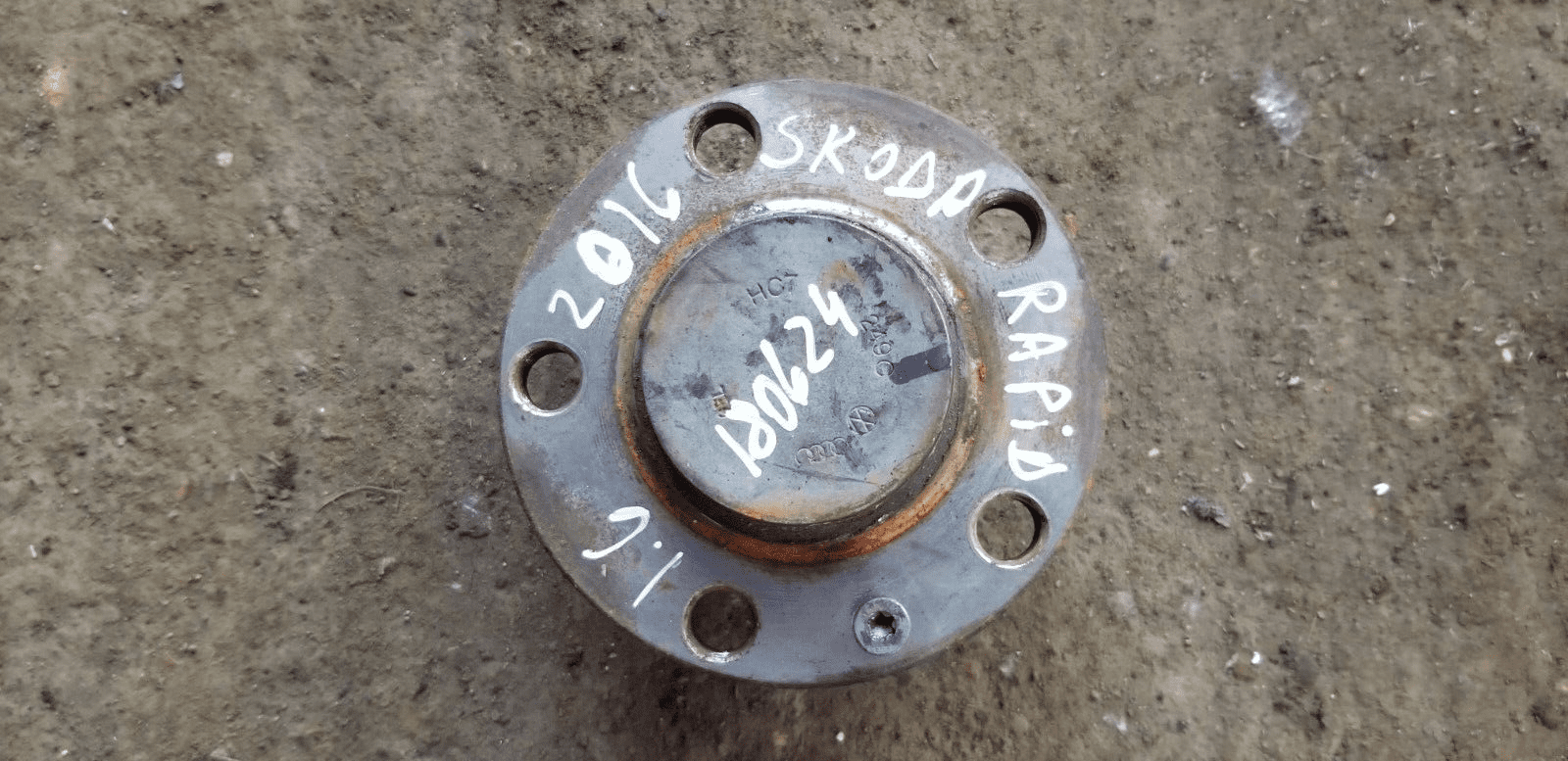 Skoda Rapid 2016 1.6 Diesel Wheel Hub Rear |O