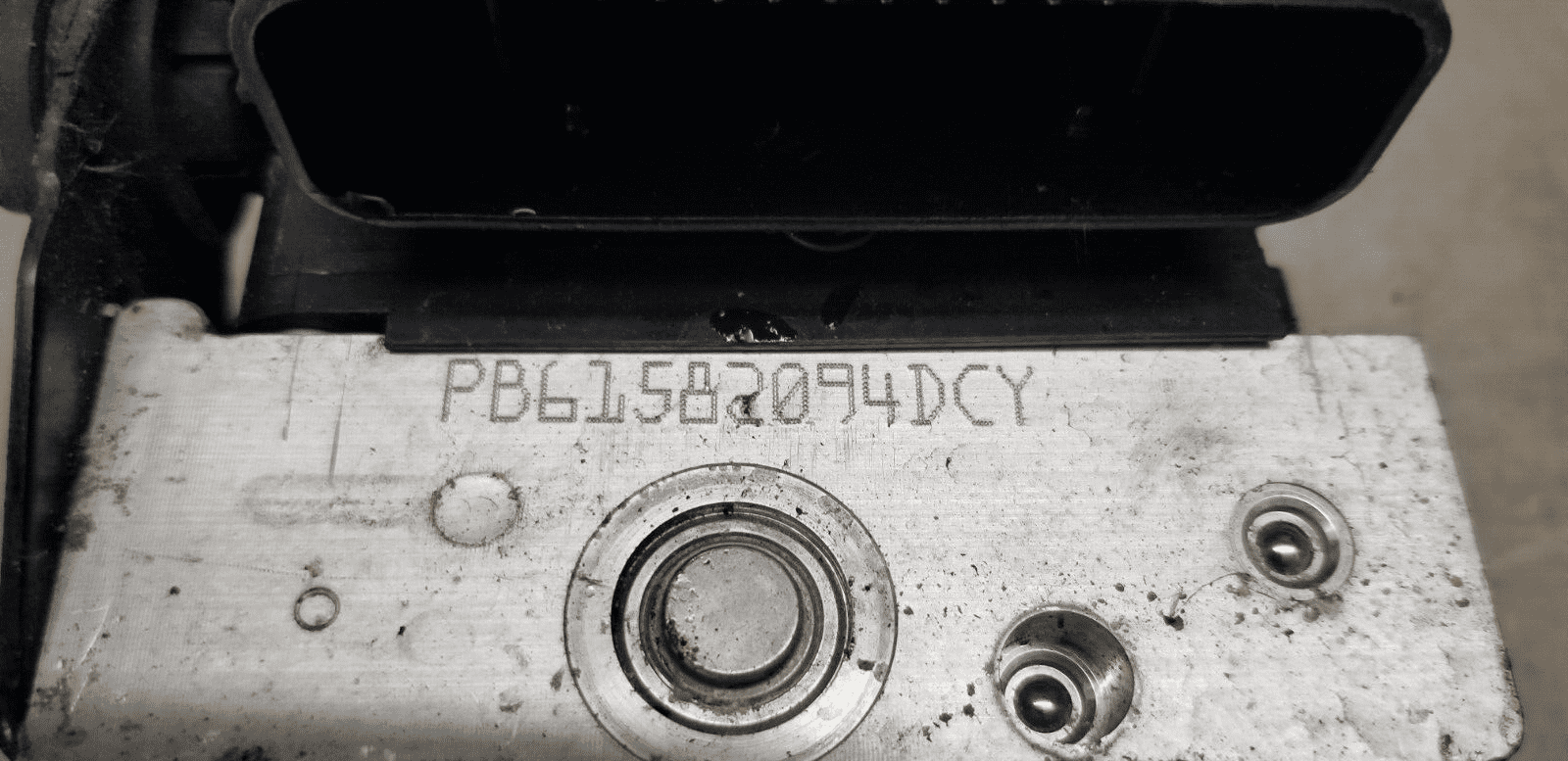 Skoda Rapid ABS pump unit 6R0 614 517 CA 1.6TDi - Image 8