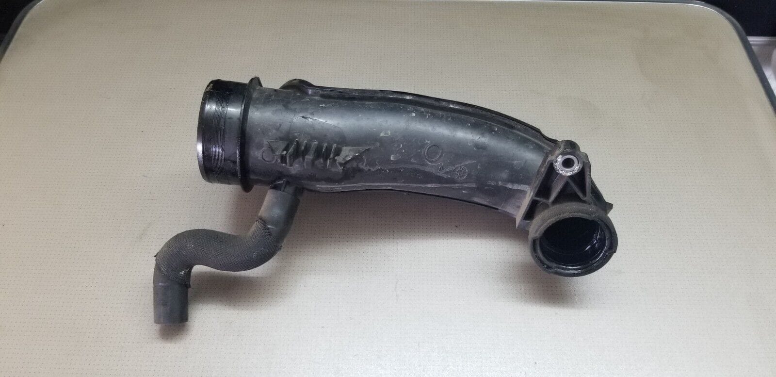 VAUXHALL VIVARO 1.6 AIR INTAKE DUCT TURBO HOSE PIPE GENUINE 2014-2018 - Image 3