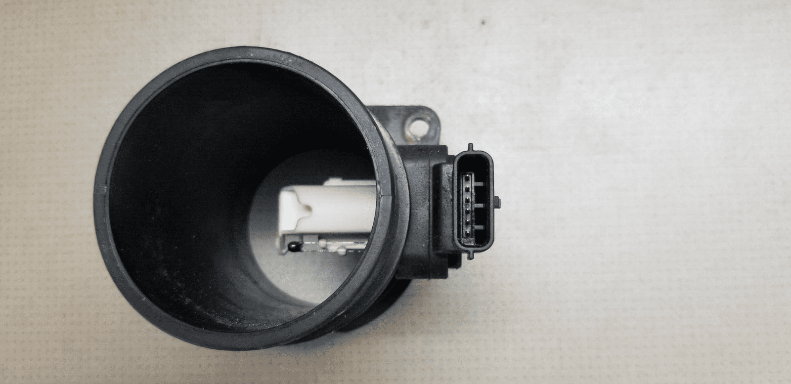 Vauxhall Vivaro 2010 Mass Air Flow Meter Diesel 82002800607 |O - Image 4