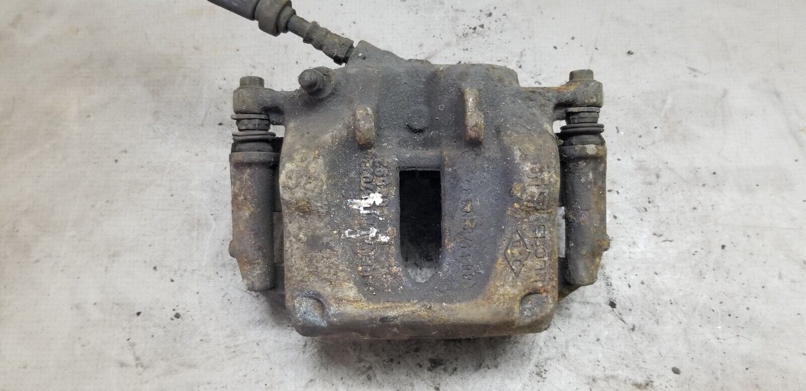 VAUXHALL VIVARO Brake Caliper Drivers Front 2013 2.0 Diesel X83