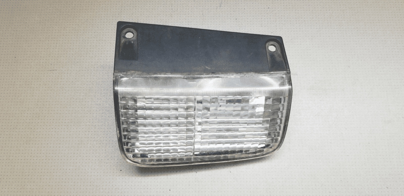 VAUXHALL VIVARO / RENAULT TRAFFIC 2001 - 2014 REAR LOWER FOG LIGHT LEFT SIDE - Image 3