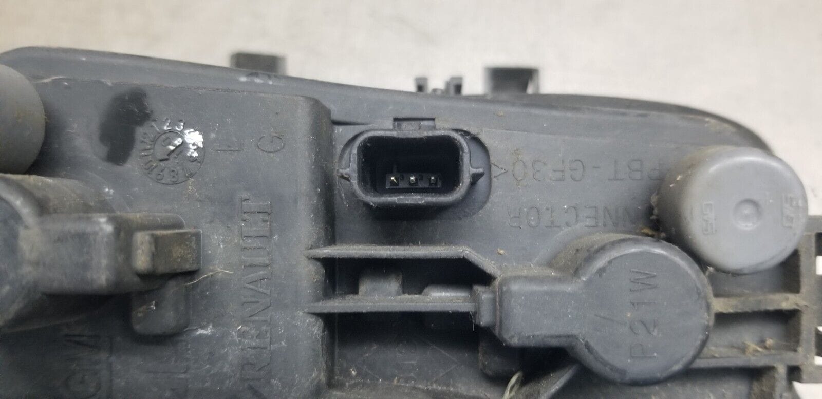 VAUXHALL VIVARO TRAFIC PRIMASTAR REVERSE LIGHT REAR PASSENGER SIDE 2006-2014 - Image 4