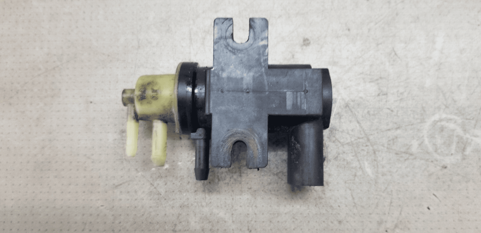 VW CRAFTER Turbo Boost Pressure Solenoid Valve 1K0906627A - Image 3
