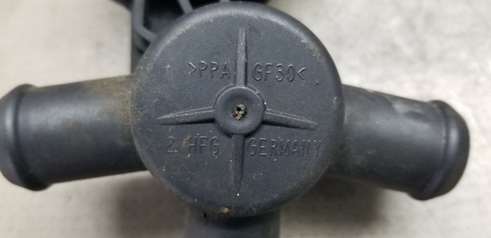 VW CRAFTER VACCUM VALVE WATER PUMP COOLANT 2H0121805A - Image 5