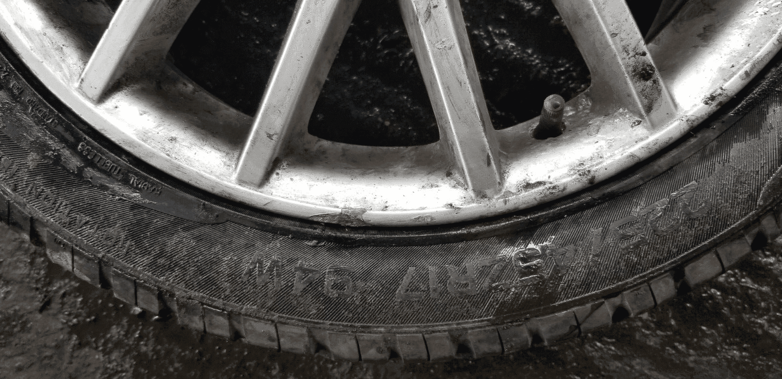 VW Golf MK6 17 inch Alloy Wheel and Tyre 225/45R17 1K0601025AN - Image 4