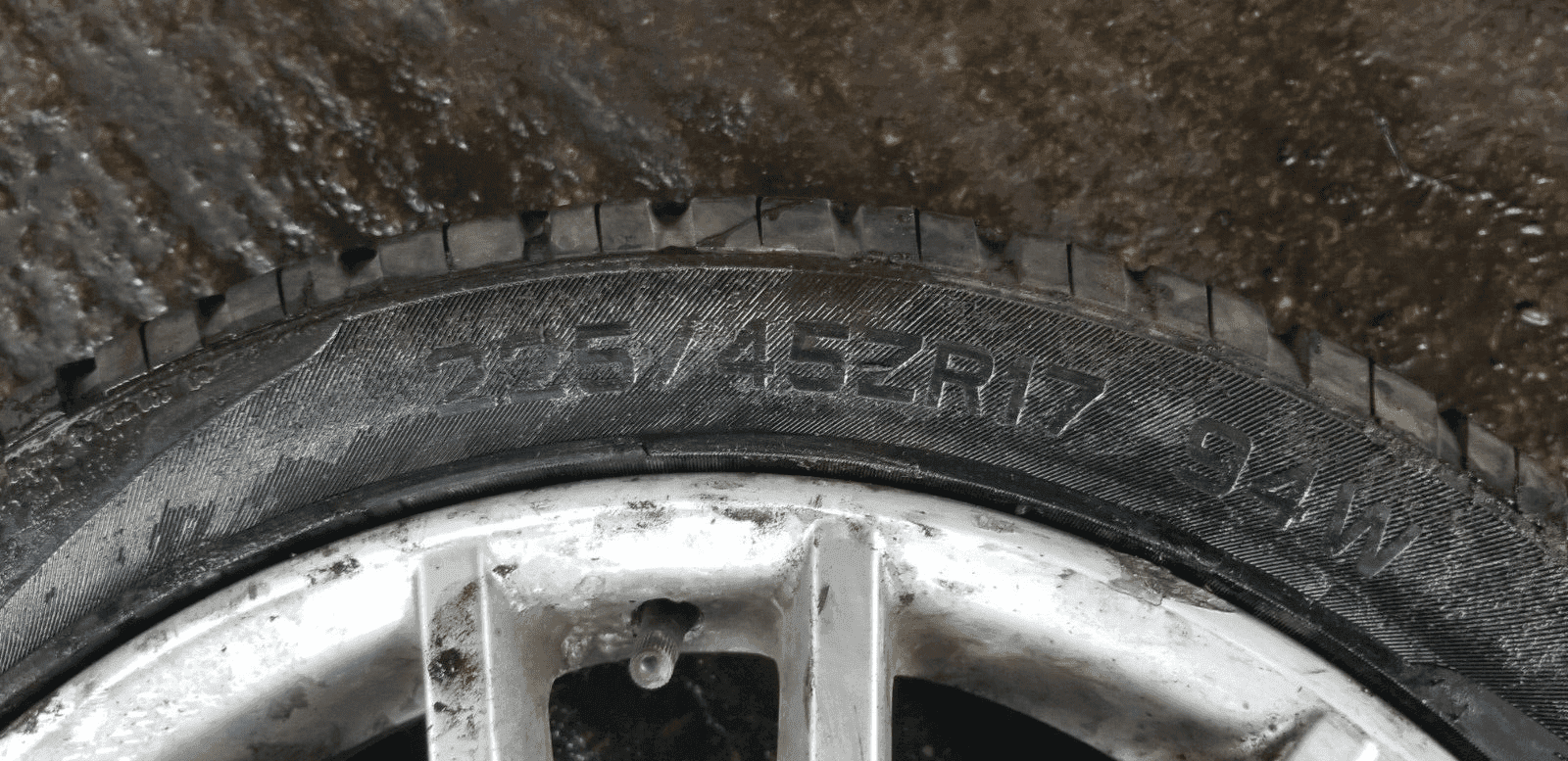 VW Golf MK6 17 inch Alloy Wheel and Tyre 225/45R17 1K0601025AN - Image 5